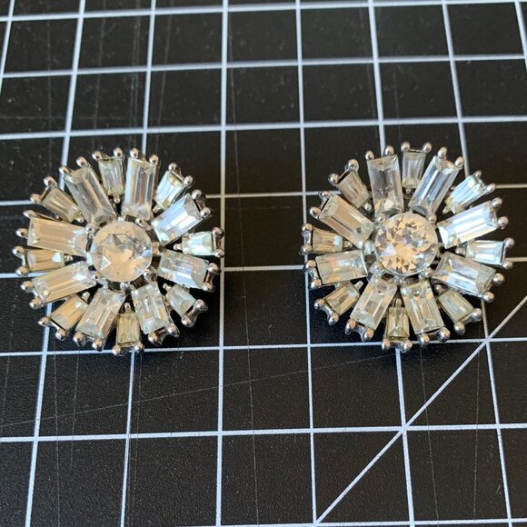 Vintage Rhinestone Clip On Earrings - Picture 2 of 3